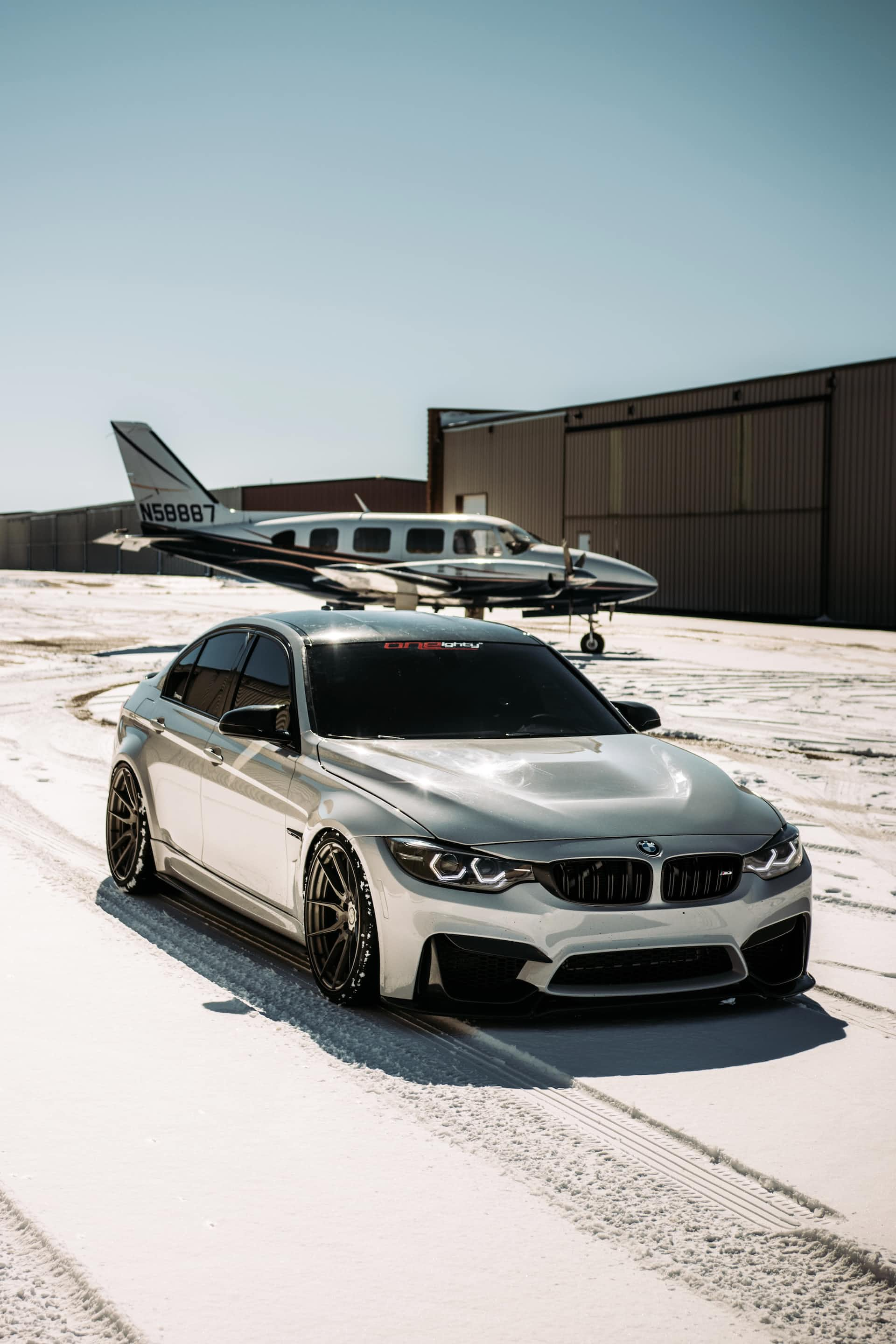 купить BMW m3 или 330i xDrive в США