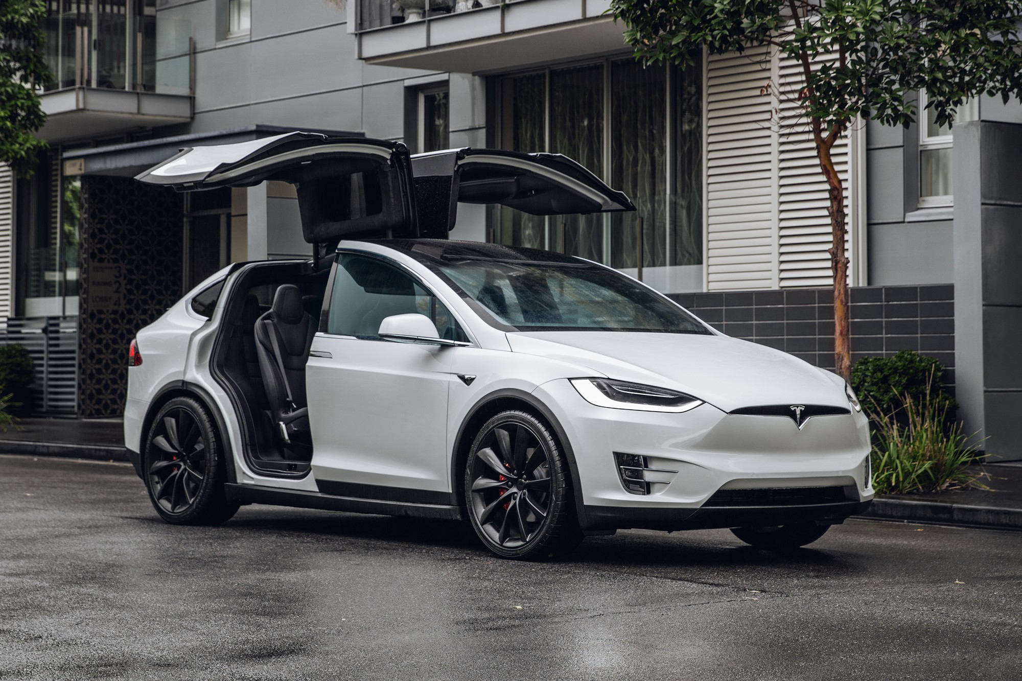 Купить гибрид или электромобиль 2022 tesla model x недорого в США